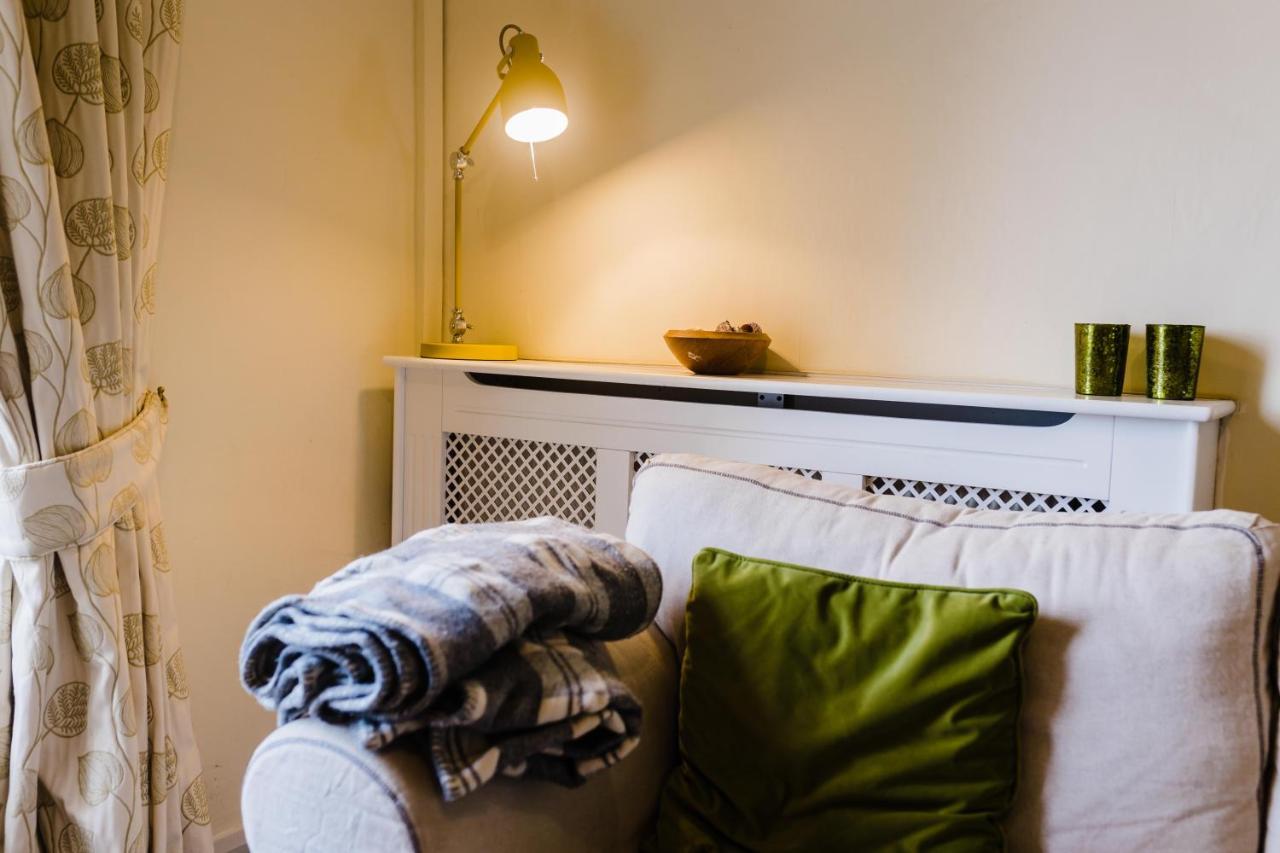 May Tree Cottage Manorbier 5 Mins From The Beach Sleeps 4 Eksteriør billede