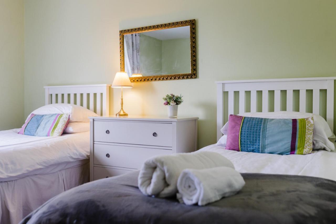 May Tree Cottage Manorbier 5 Mins From The Beach Sleeps 4 Eksteriør billede