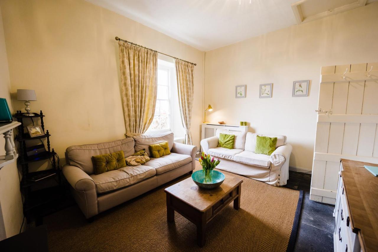 May Tree Cottage Manorbier 5 Mins From The Beach Sleeps 4 Eksteriør billede
