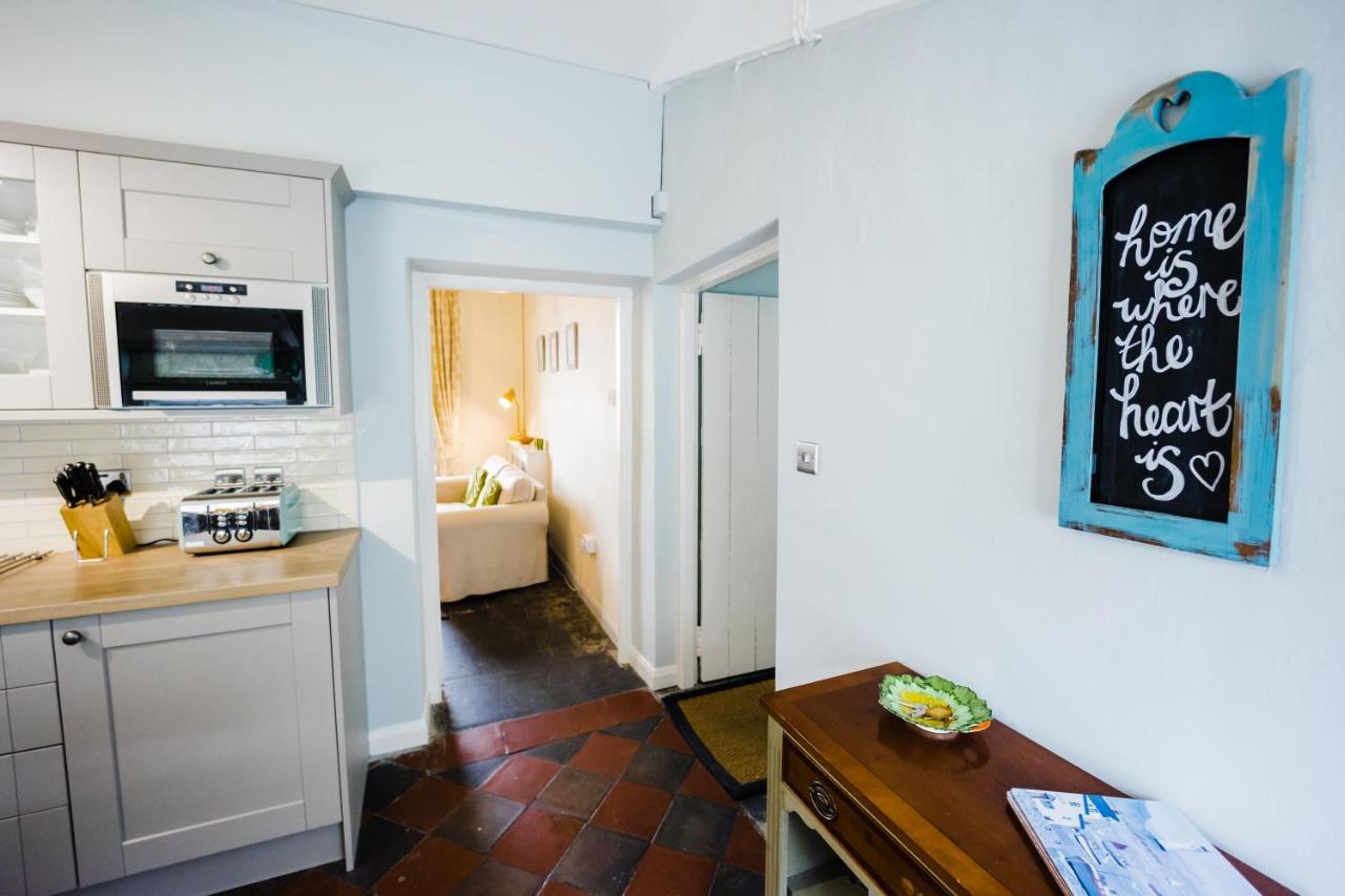 May Tree Cottage Manorbier 5 Mins From The Beach Sleeps 4 Eksteriør billede