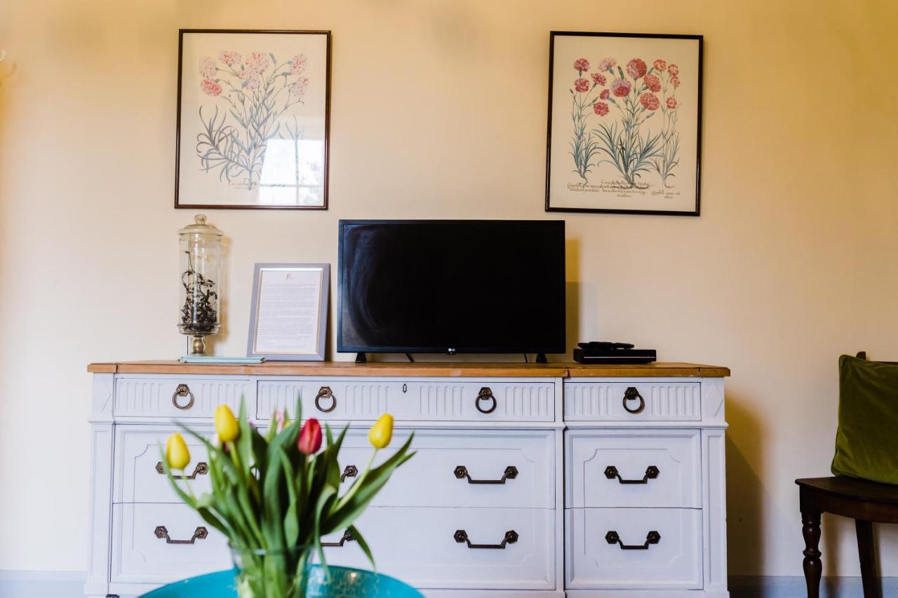 May Tree Cottage Manorbier 5 Mins From The Beach Sleeps 4 Eksteriør billede