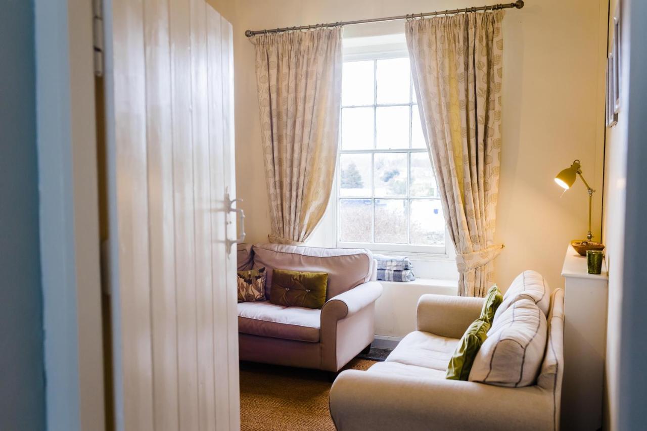 May Tree Cottage Manorbier 5 Mins From The Beach Sleeps 4 Eksteriør billede