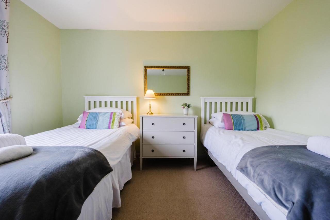 May Tree Cottage Manorbier 5 Mins From The Beach Sleeps 4 Eksteriør billede