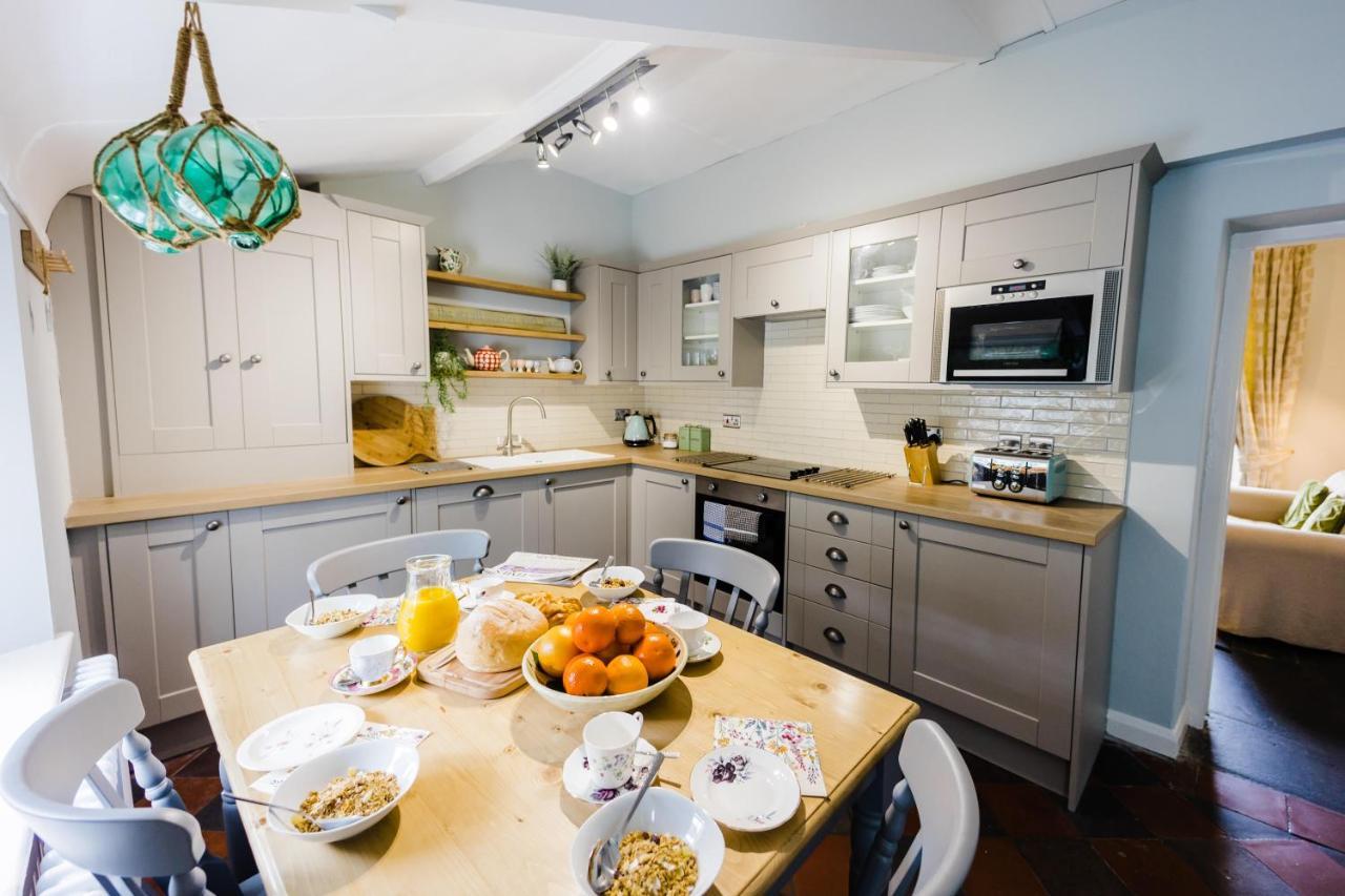 May Tree Cottage Manorbier 5 Mins From The Beach Sleeps 4 Eksteriør billede