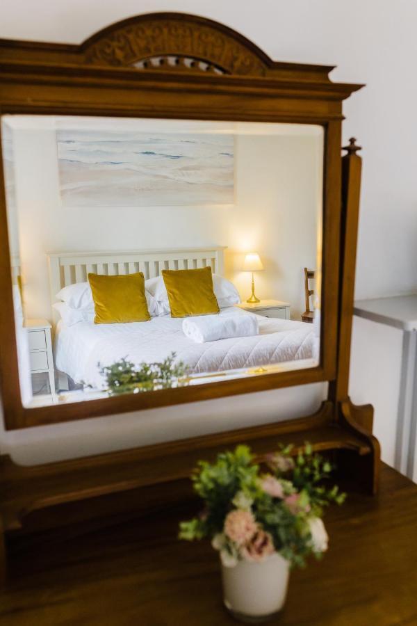 May Tree Cottage Manorbier 5 Mins From The Beach Sleeps 4 Eksteriør billede