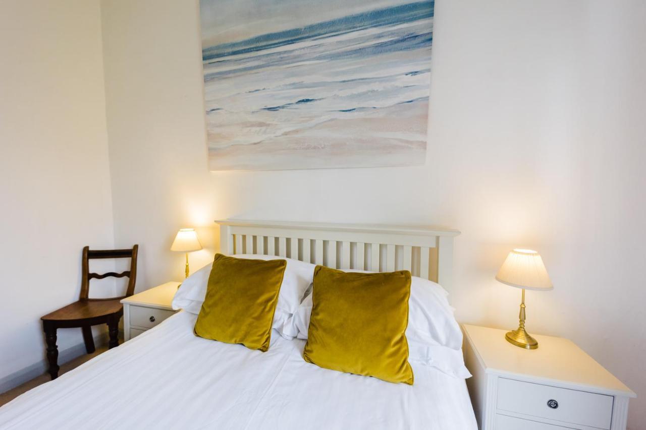May Tree Cottage Manorbier 5 Mins From The Beach Sleeps 4 Eksteriør billede