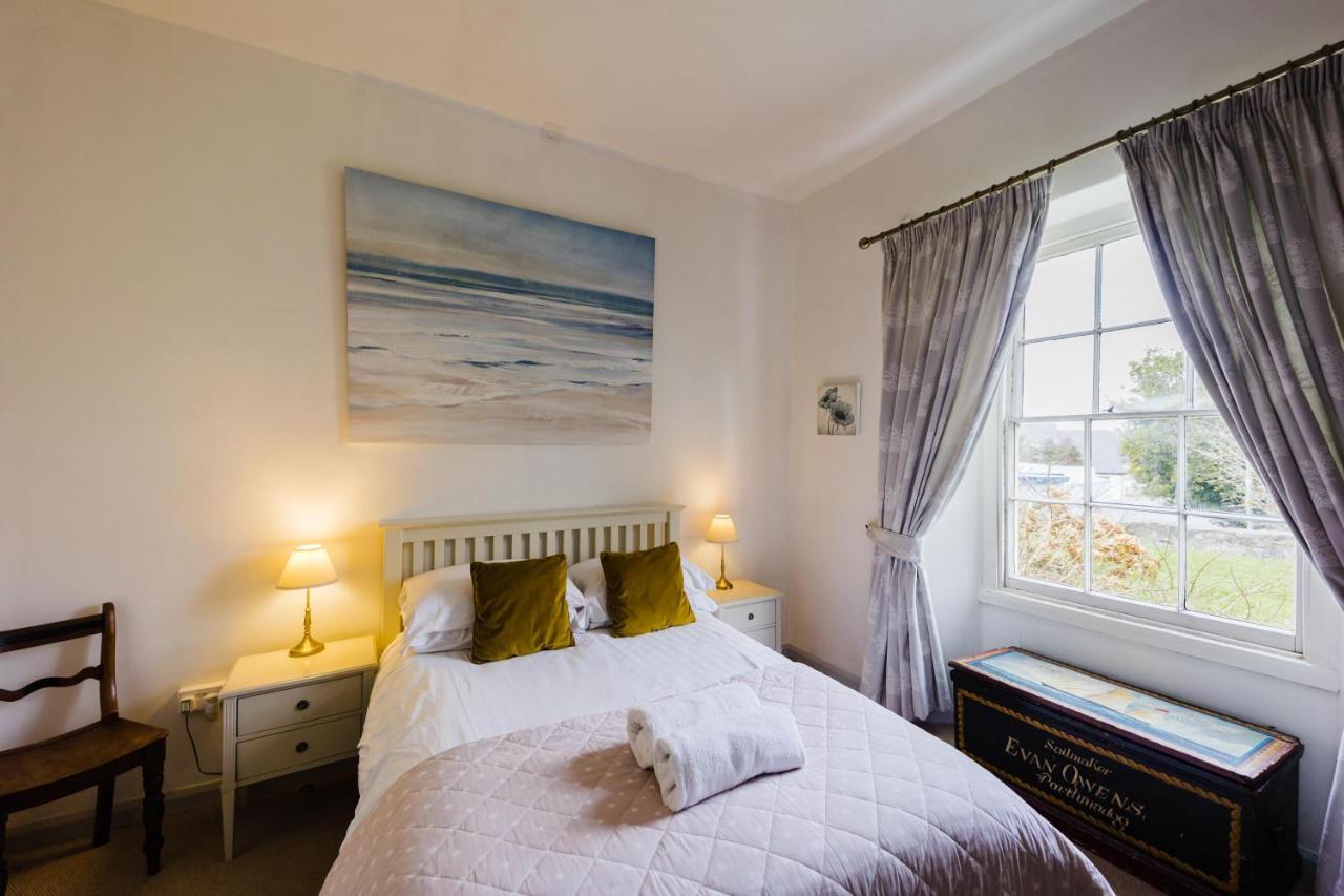 May Tree Cottage Manorbier 5 Mins From The Beach Sleeps 4 Eksteriør billede