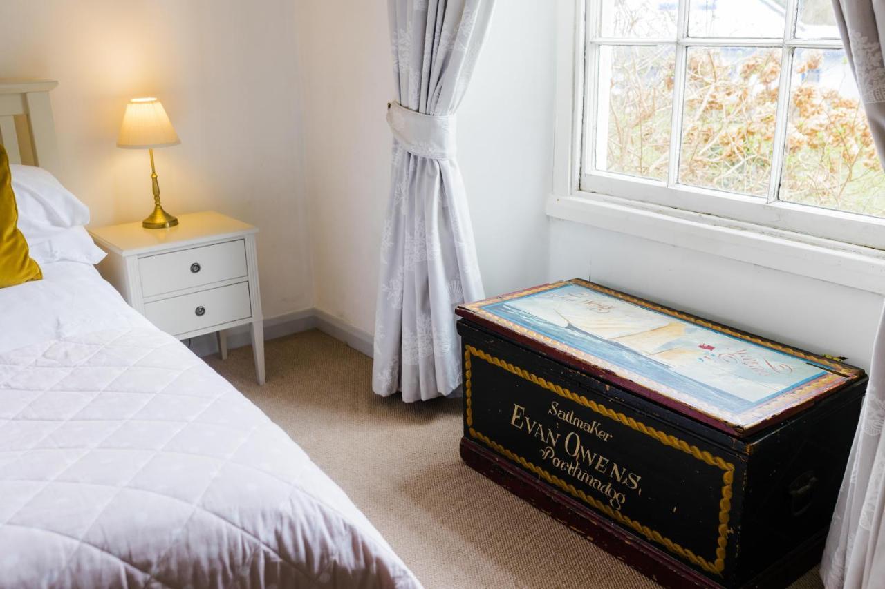 May Tree Cottage Manorbier 5 Mins From The Beach Sleeps 4 Eksteriør billede