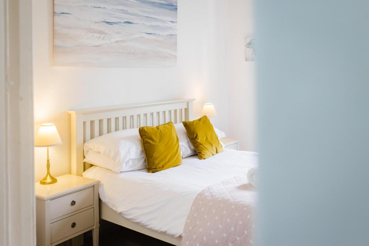 May Tree Cottage Manorbier 5 Mins From The Beach Sleeps 4 Eksteriør billede
