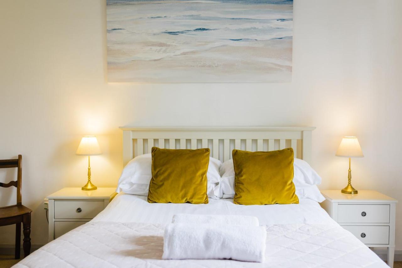 May Tree Cottage Manorbier 5 Mins From The Beach Sleeps 4 Eksteriør billede