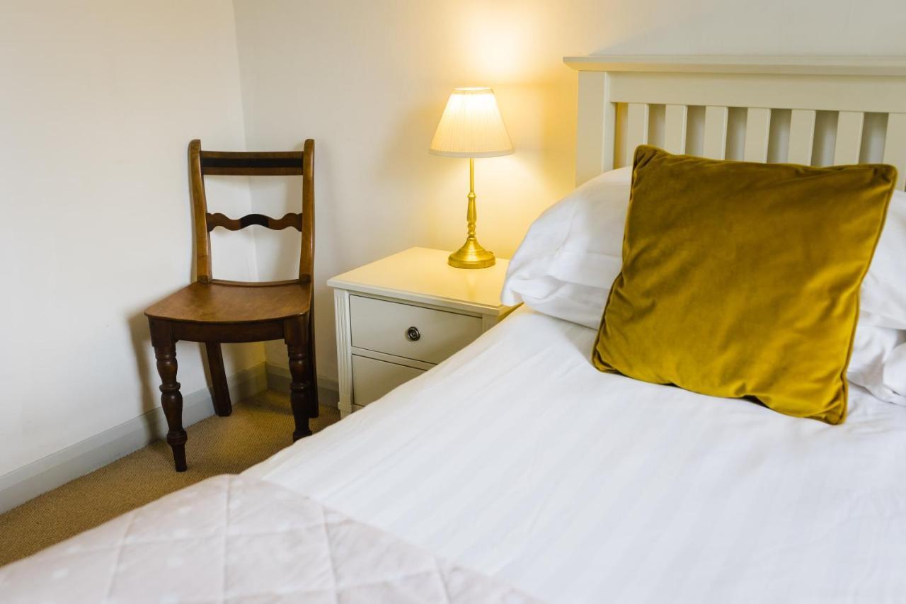 May Tree Cottage Manorbier 5 Mins From The Beach Sleeps 4 Eksteriør billede