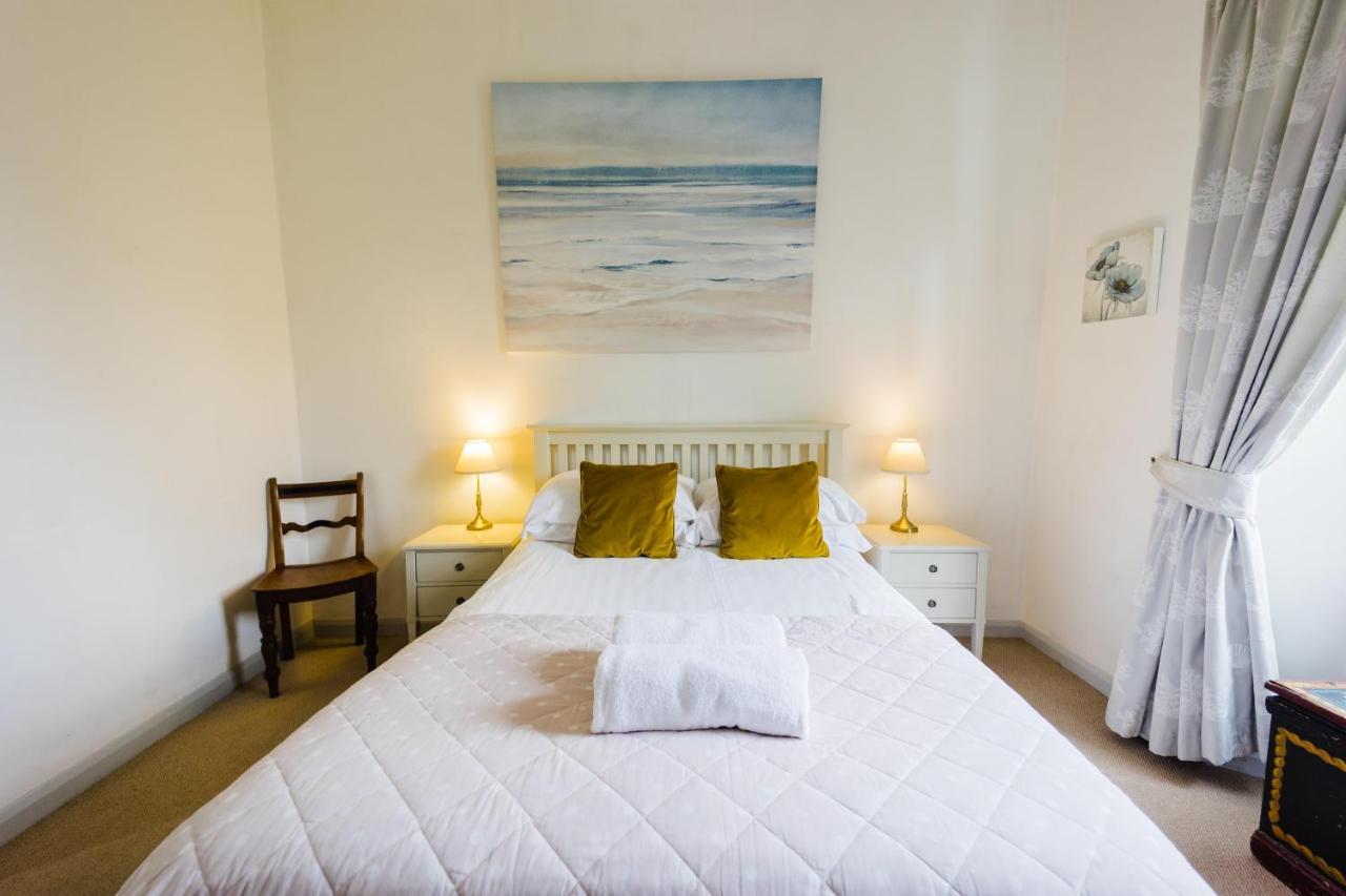May Tree Cottage Manorbier 5 Mins From The Beach Sleeps 4 Eksteriør billede
